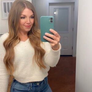 Double Zero White V-Neck Cropped Sweater